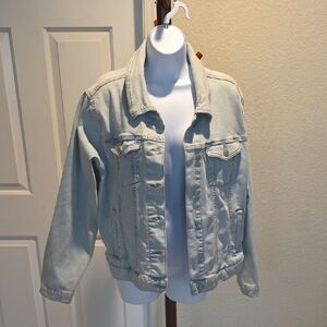Time and Tru Light Wash Denim Jacket